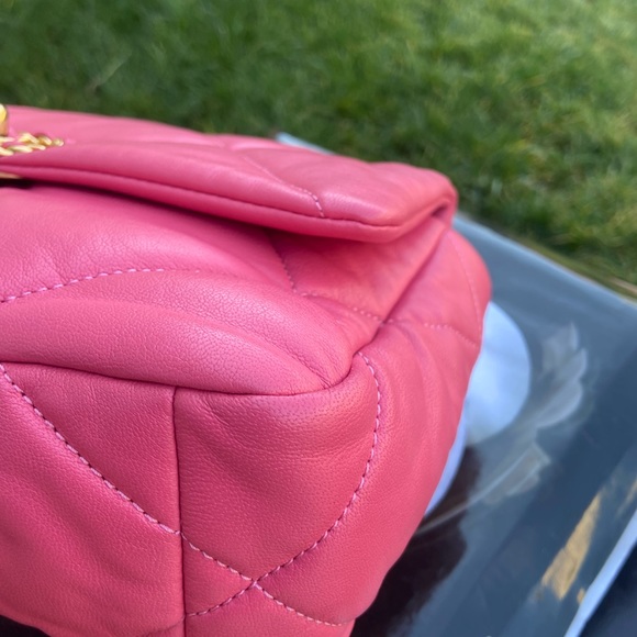 Chanel 19 - Picture 8 of 16